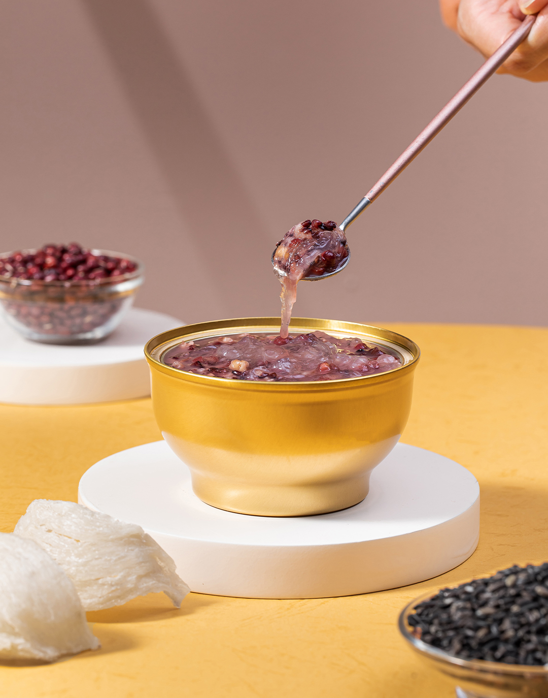 燕窝粥牛奶黑米口味