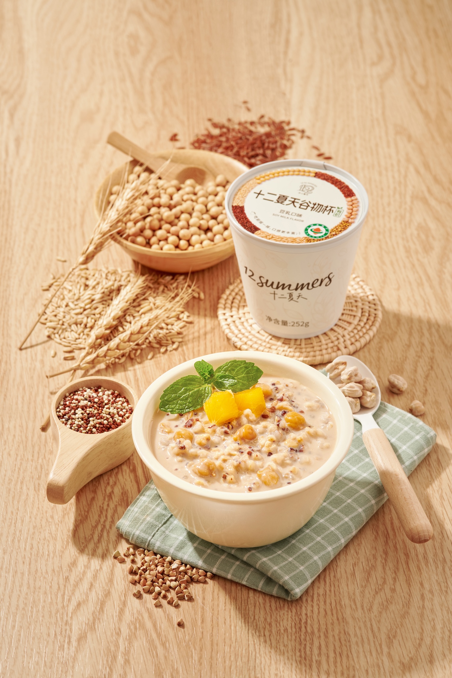 有机豆乳谷物杯